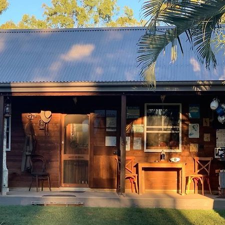 Saddleback Country Cabins Near Gin Gin Vila Moolboolaman Exterior foto