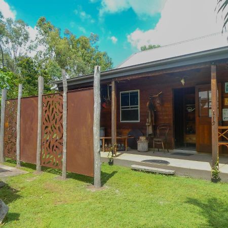 Saddleback Country Cabins Near Gin Gin Vila Moolboolaman Exterior foto