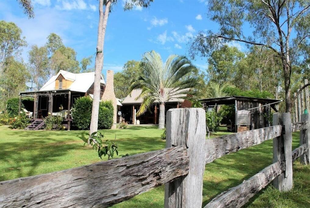 Saddleback Country Cabins Near Gin Gin Vila Moolboolaman Exterior foto